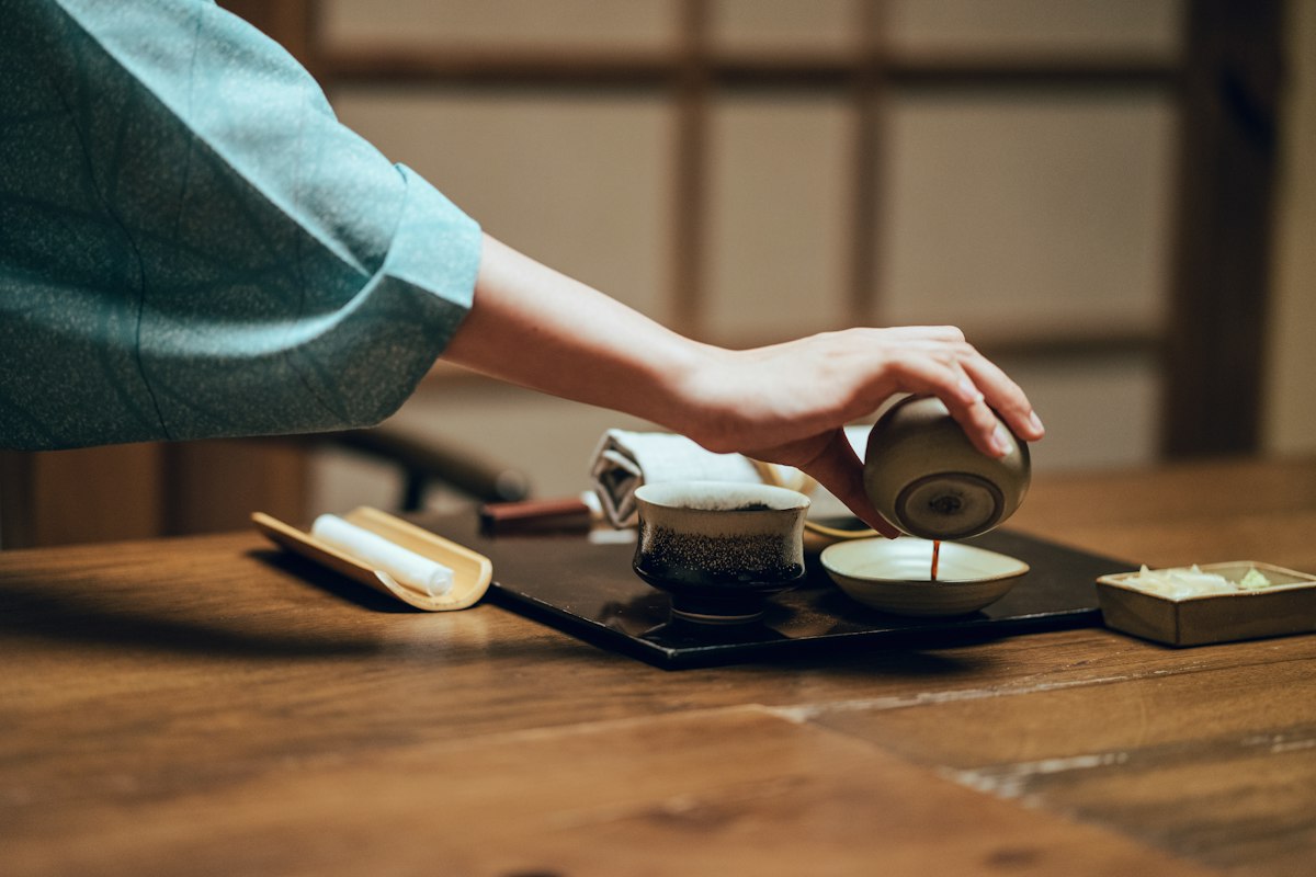 Japanische Teezeremonie mit Matcha